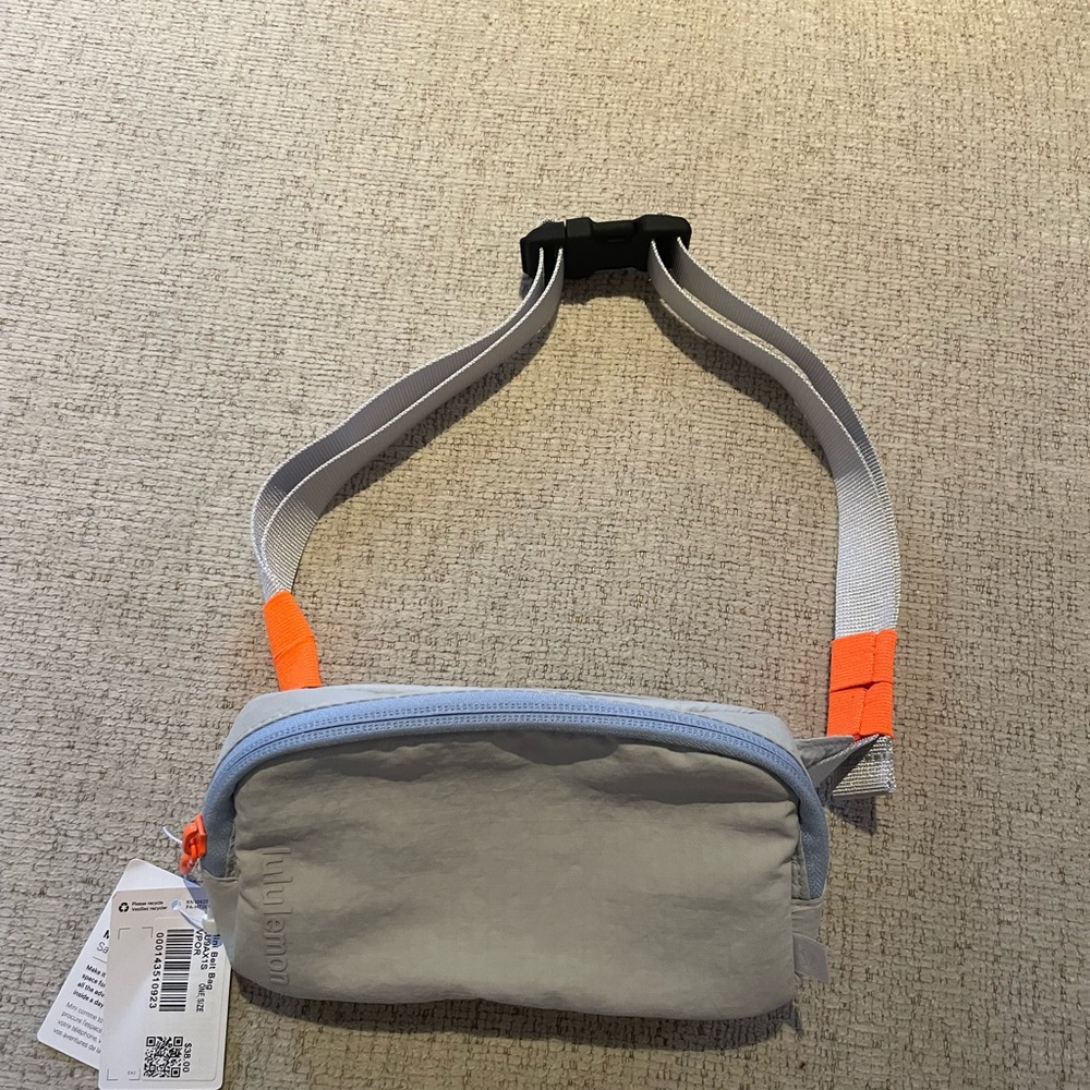 NWT - lululemon everywhere belt bag (Fanny pack)